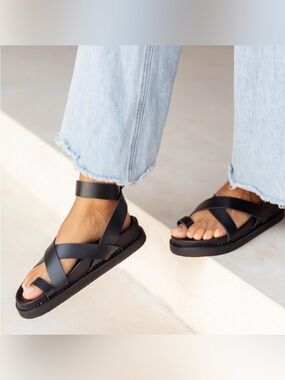 Women’s Black Leather Cross-Strap Ankle Buckle Sandals